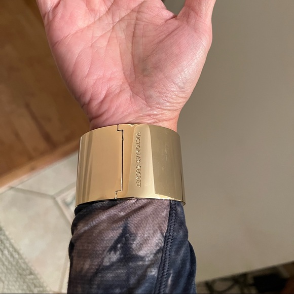 Victoria Secret Cuff Bangle - Picture 8 of 8